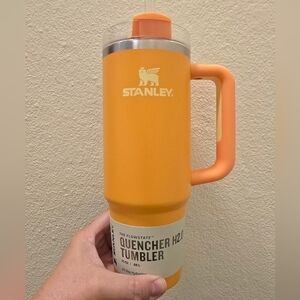 NWT Stanley Target Limited Edition The Flowstate Quencher H20, Marigold 30 oz